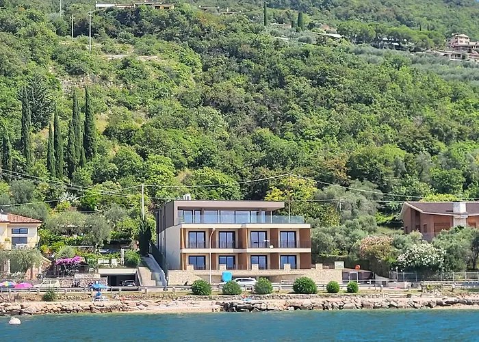 Hotels in Torri Del Benaco