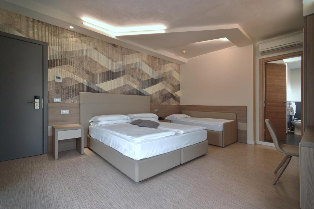 Deluxe Doppelzimmer mit seitlichem Meerblick