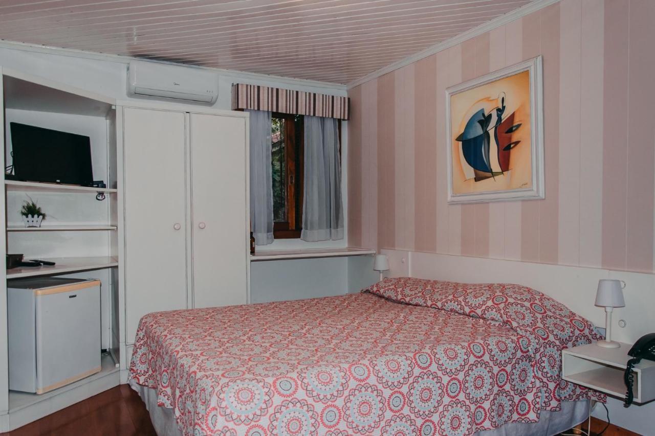 Quarto Duplo