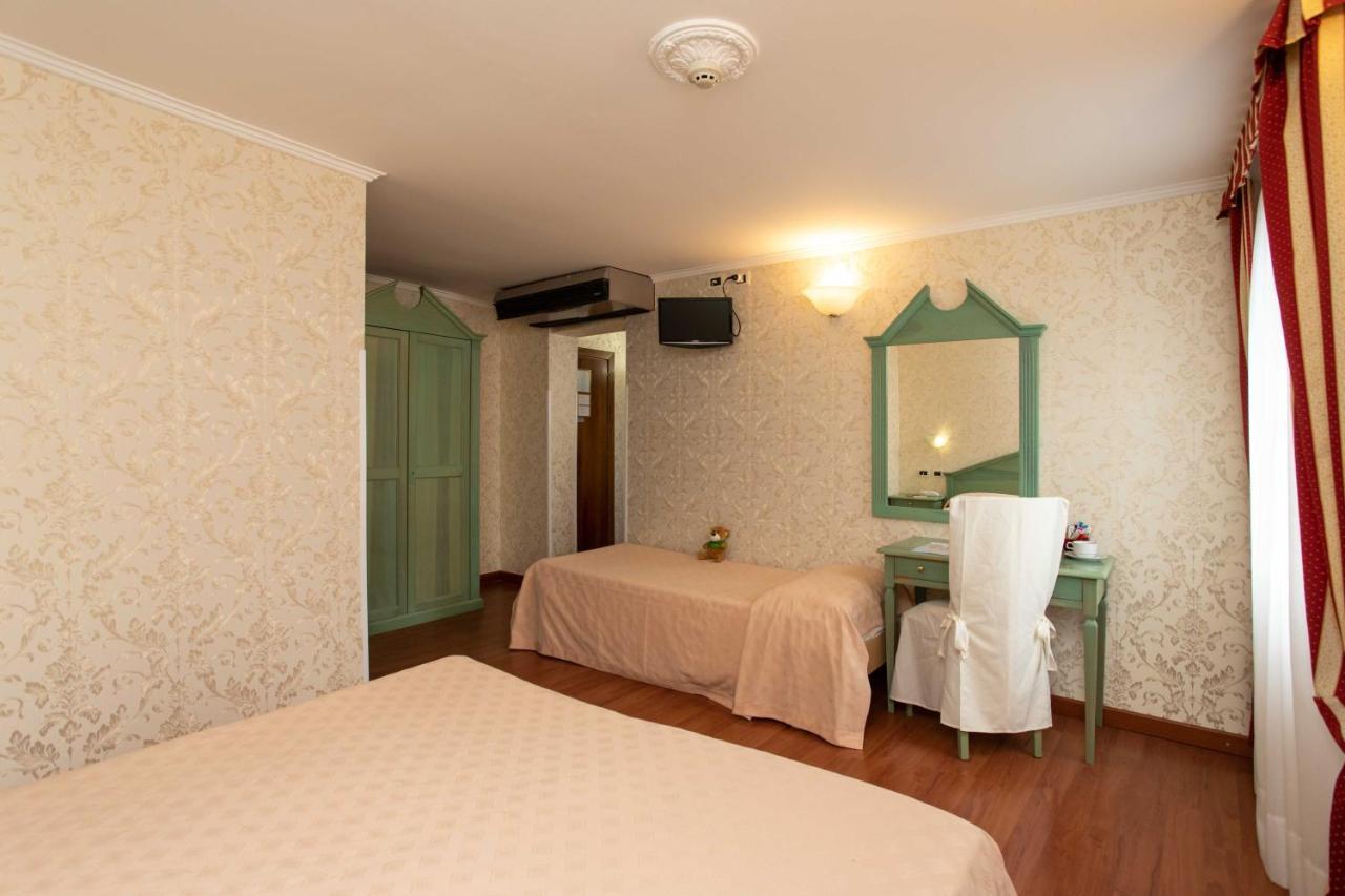 Dreibettzimmer