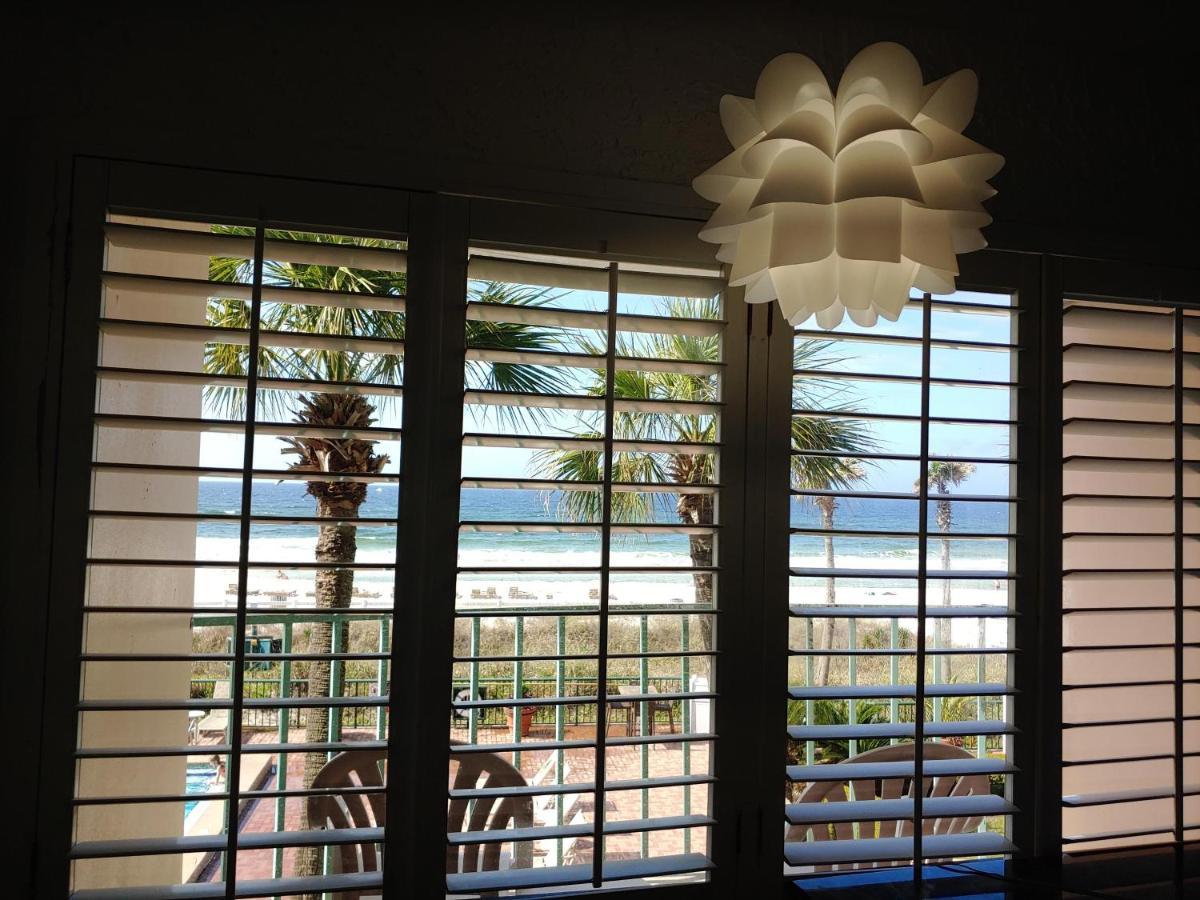 Standard Queen Room with Two Queen Beds and Gulf View (No Resort Fee)