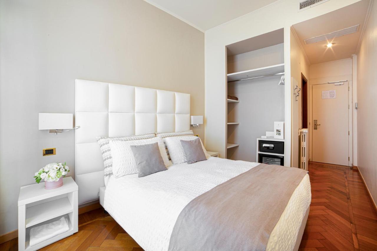 Standard Double or Twin Room,1004022834:JPEG