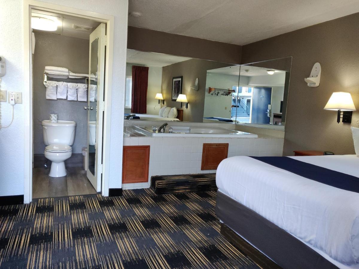 Double Room with Spa Bath