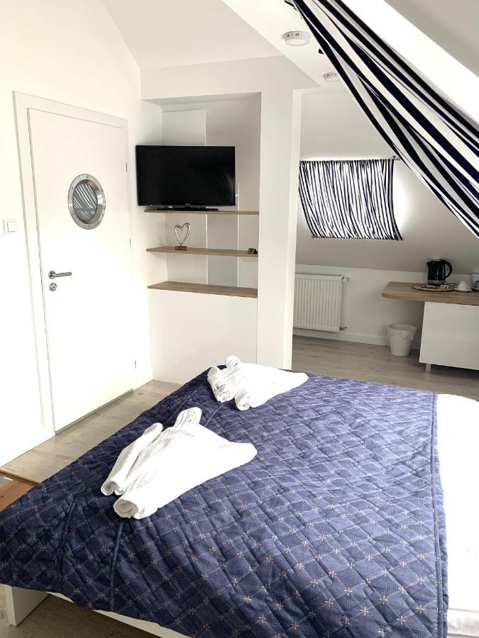 Kleines Doppelzimmer im Dachgeschoss mit Terrasse