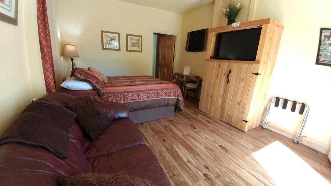 Room #1 - One Queen Bed