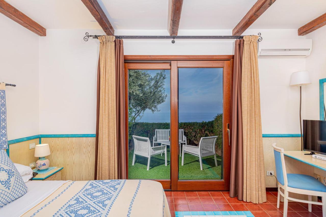 Camera Tripla Comfort con Vista Mare