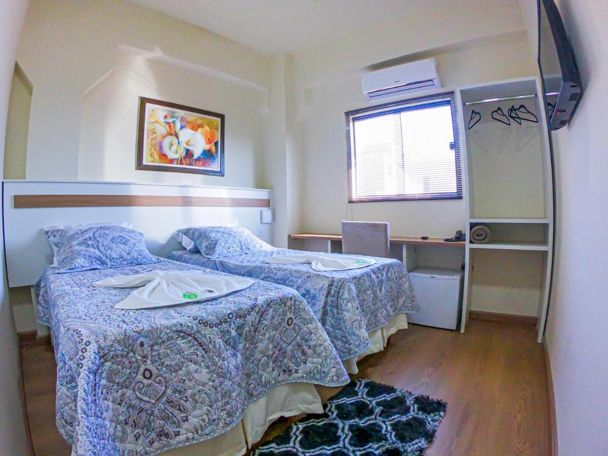 Quarto com 2 Camas de Solteiro
