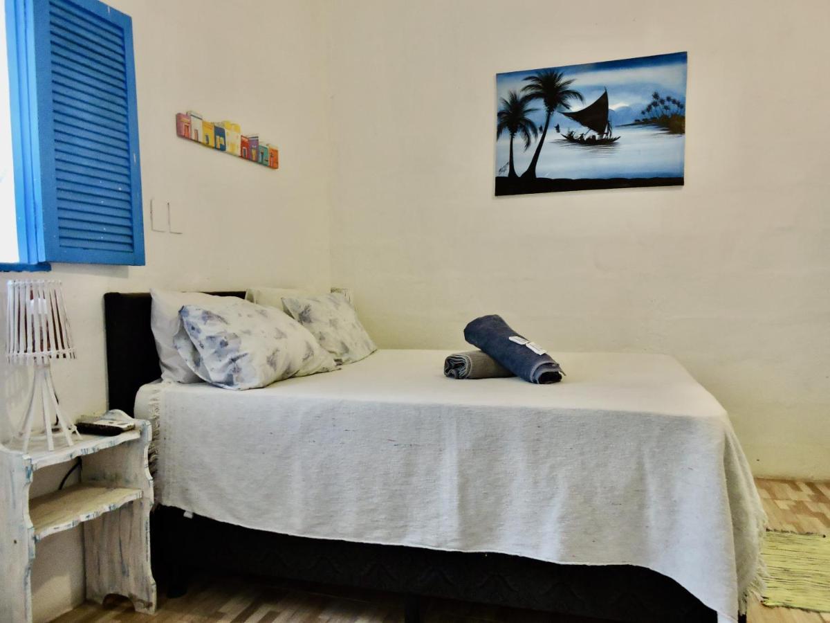 Quarto Triplo com Banheiro Privativo
