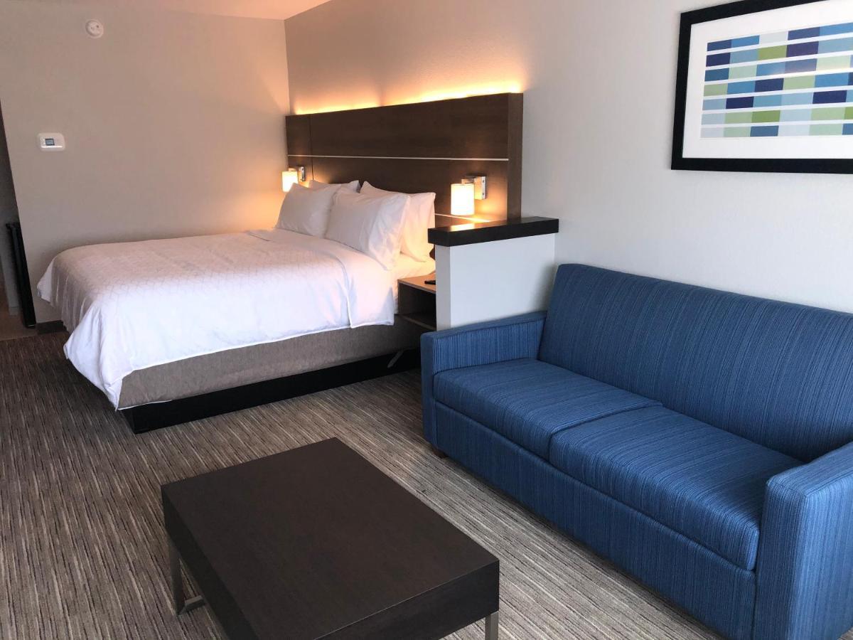 Standard King Room with Sofa Bed