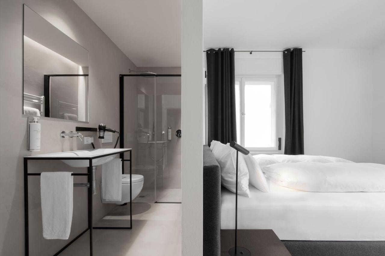 Standaard Tweepersoonskamer met 1 of 2 Bedden en Balkon