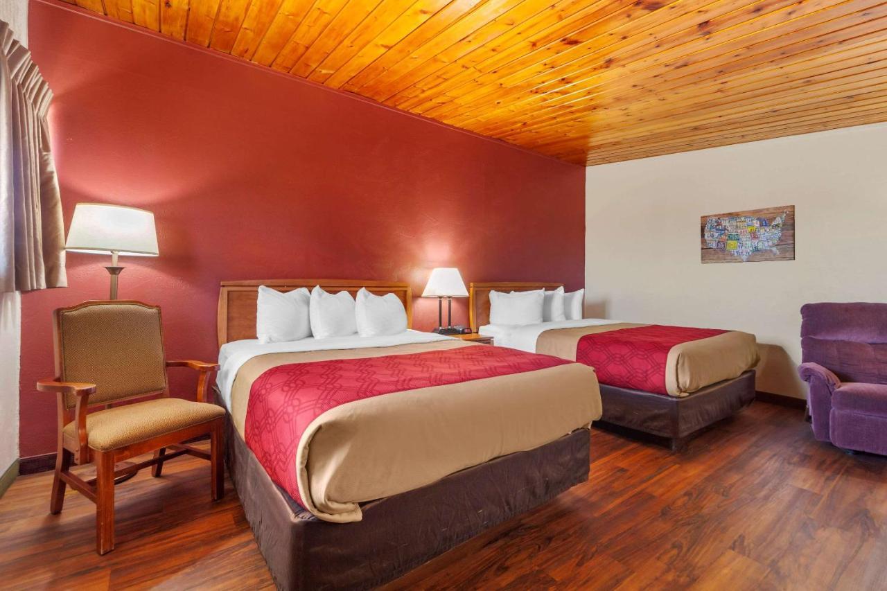 Queen Room with Two Queen Beds - Non-Smoking