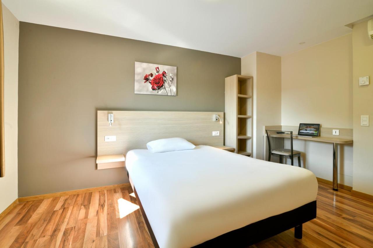 Chambre Double - Accessible aux Personnes à Mobilité Réduite