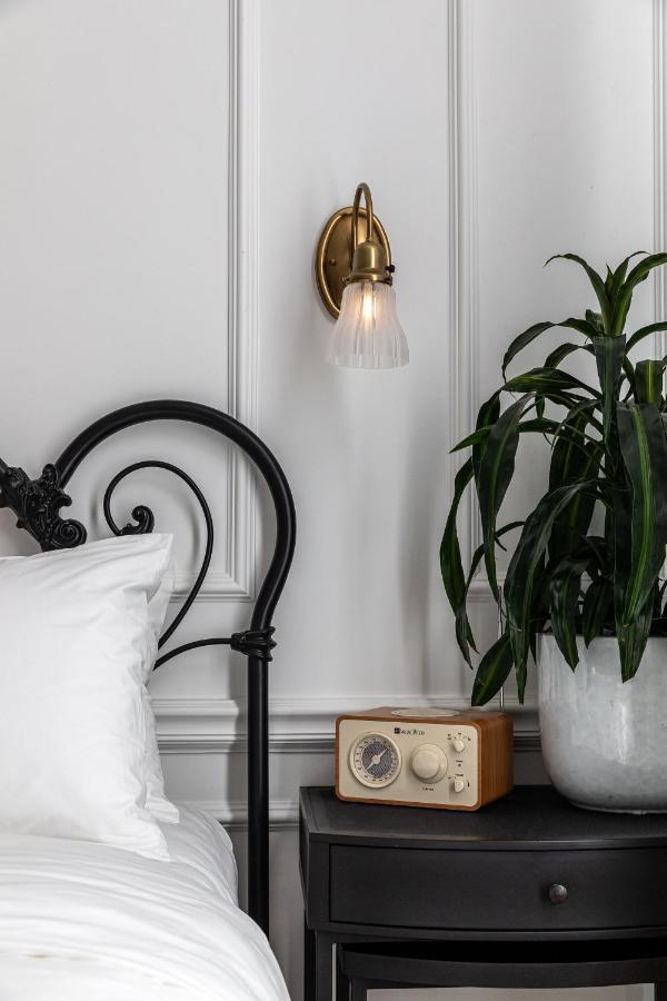 Queen Room - Holbrooke
