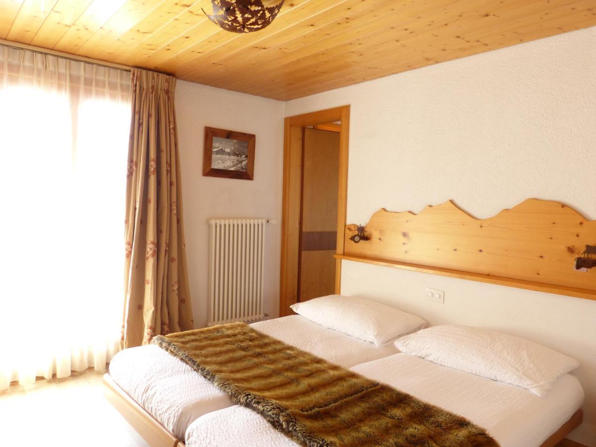 Twin Room with Mountain View