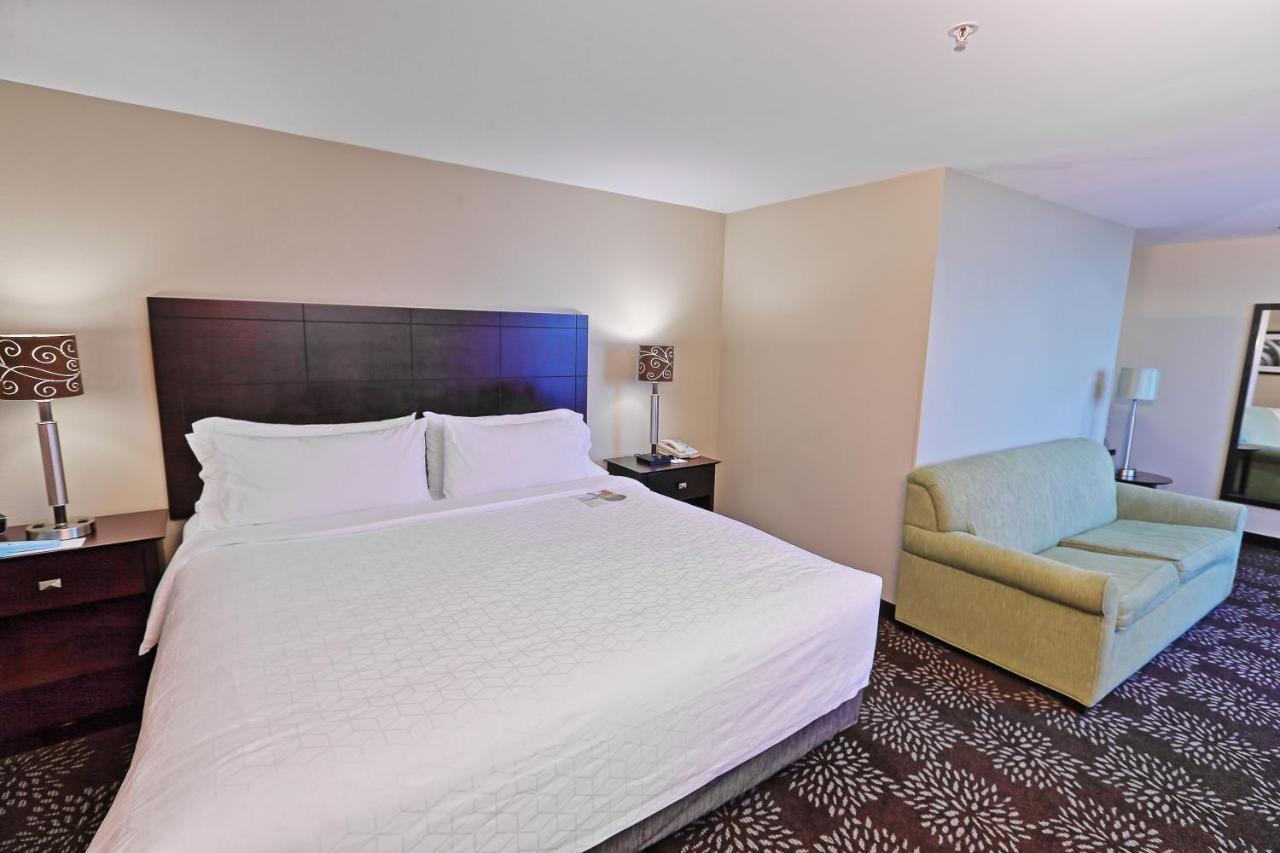 Standard King Room with Sofa Bed