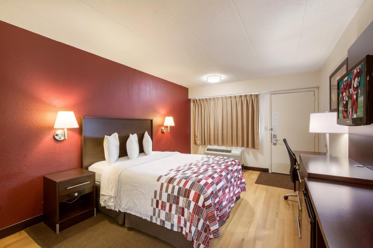 Deluxe King Room Non-Smoking