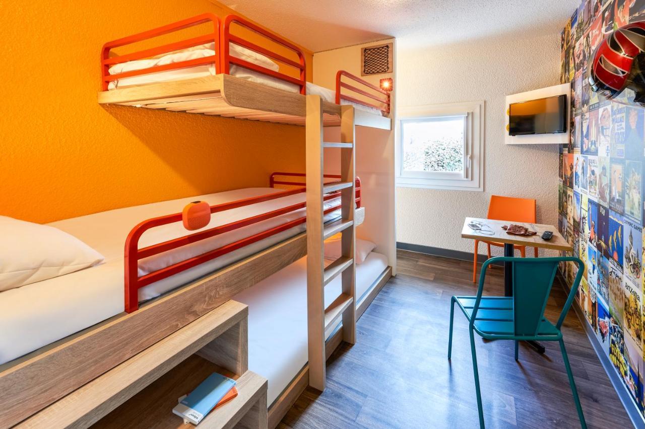 Chambre Triple avec Salle de Bains Commune (3 Adultes)