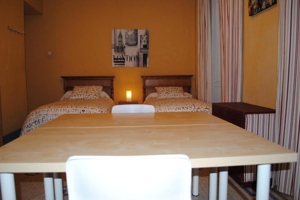 Quarto Twin com Casa de Banho Partilhada