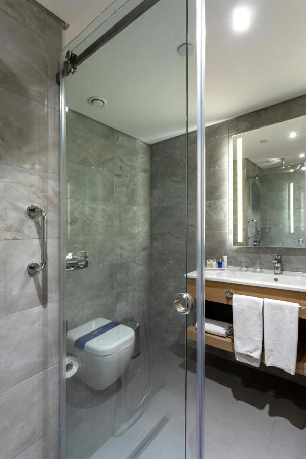 Tweepersoonskamer met 1 Tweepersoonsbed of 2 Aparte Bedden met Uitzicht op Zee en Balkon