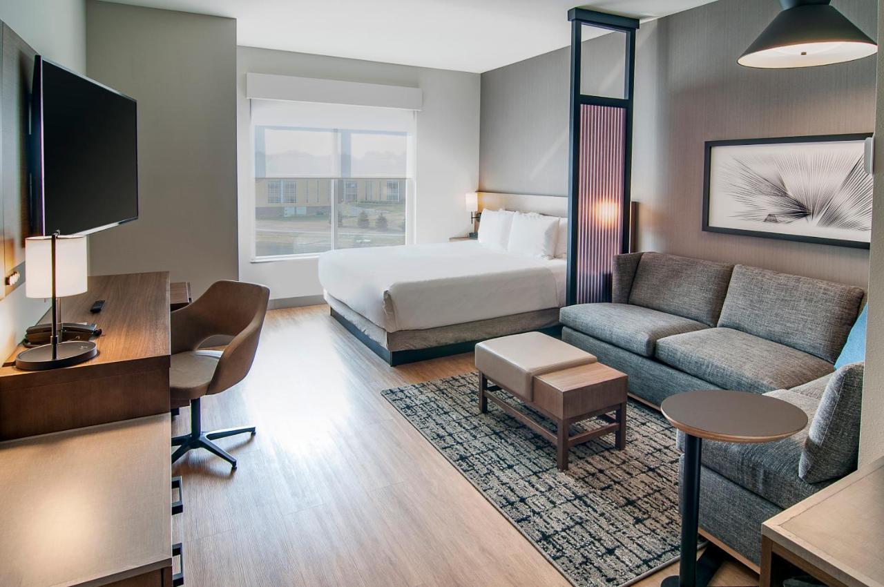 King Room with Sofa Bed