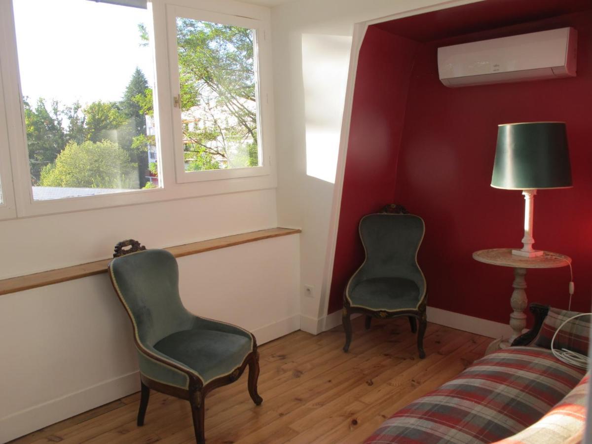 Double or Twin Room Garden View