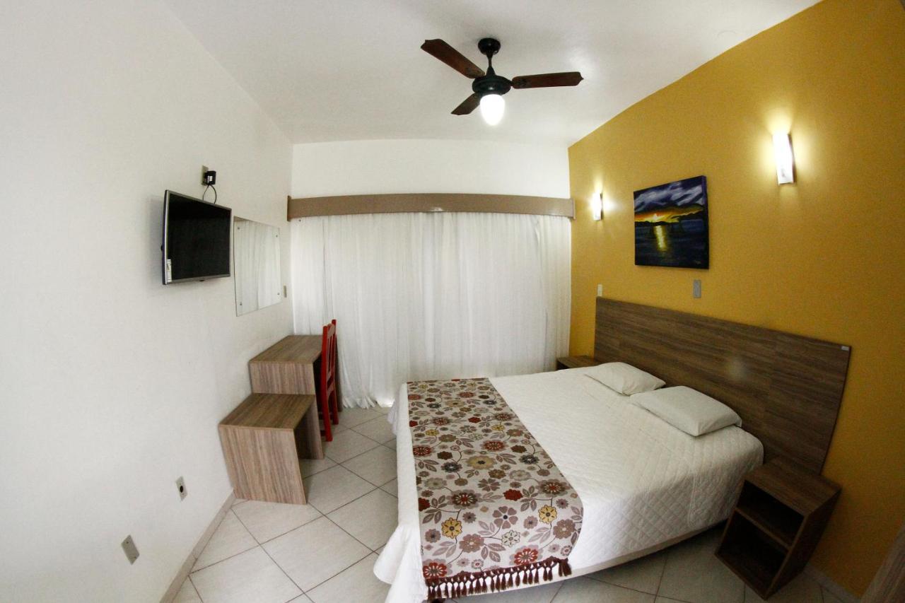 Quarto com Cama de Casal ou 2 de Solteiro e Vista