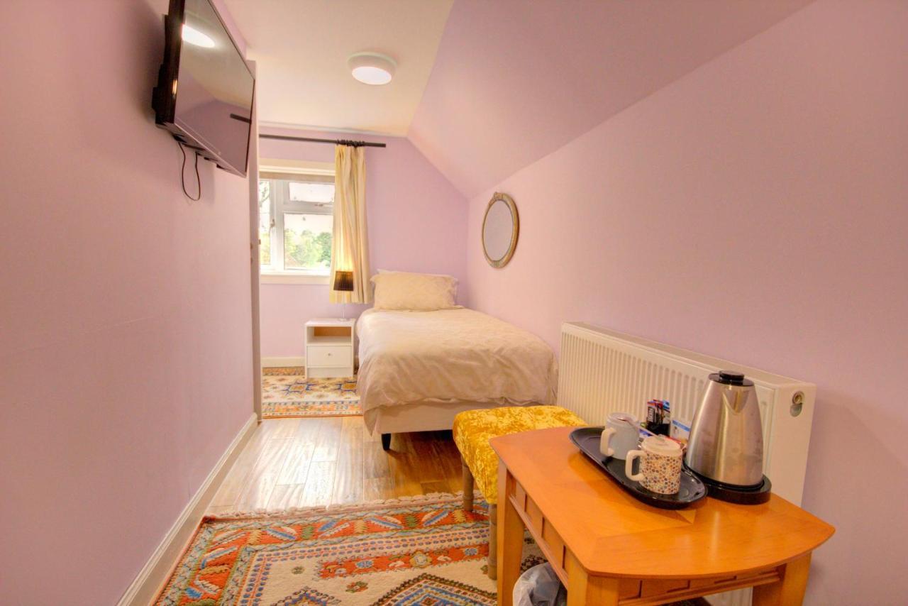 Small Twin Room - Room 6