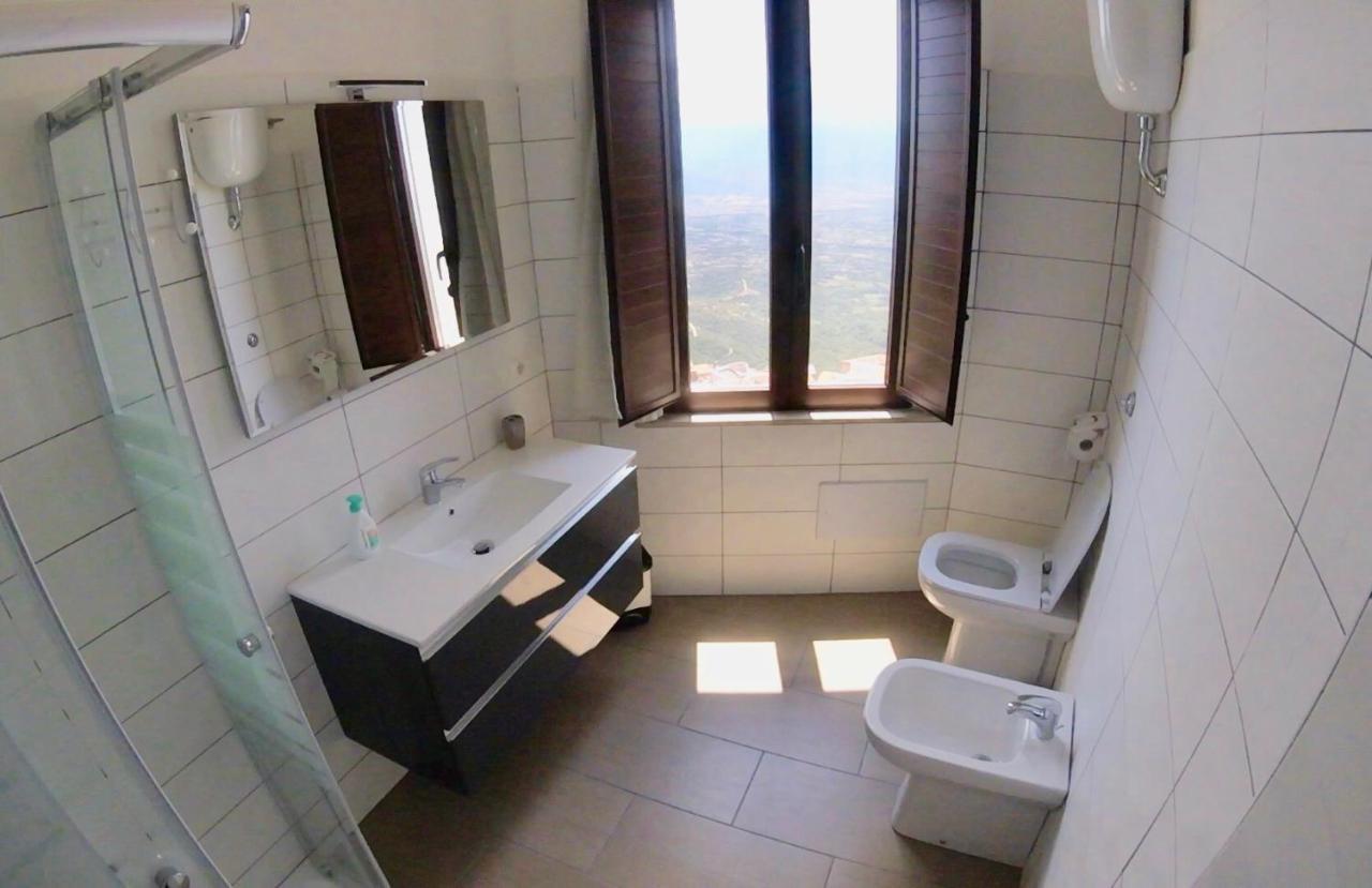 Camera Matrimoniale Standard con Bagno in Comune