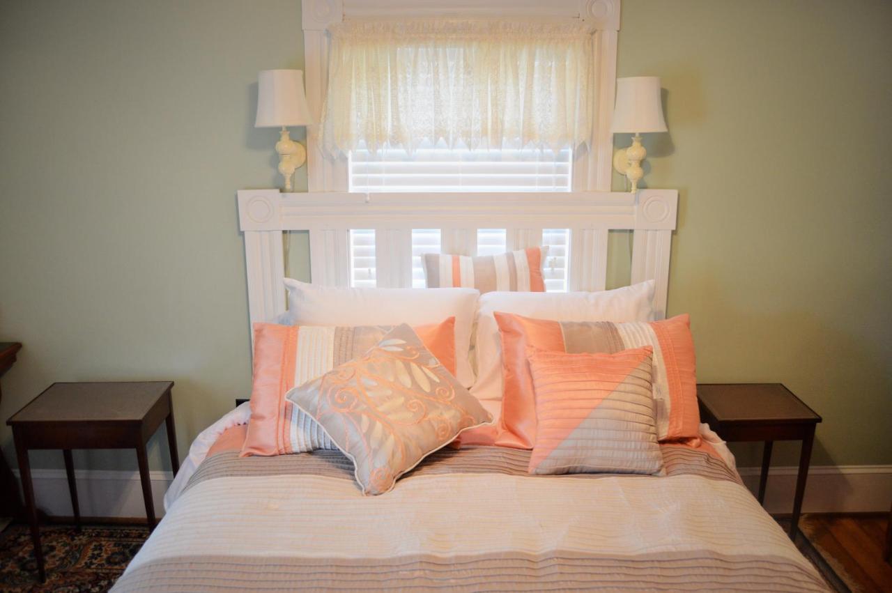 Queen Room - Shenandoah