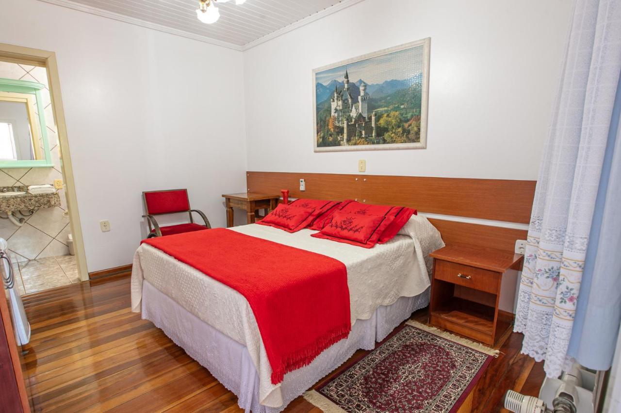 Quarto Standard com Cama de Casal ou 2 de Solteiro