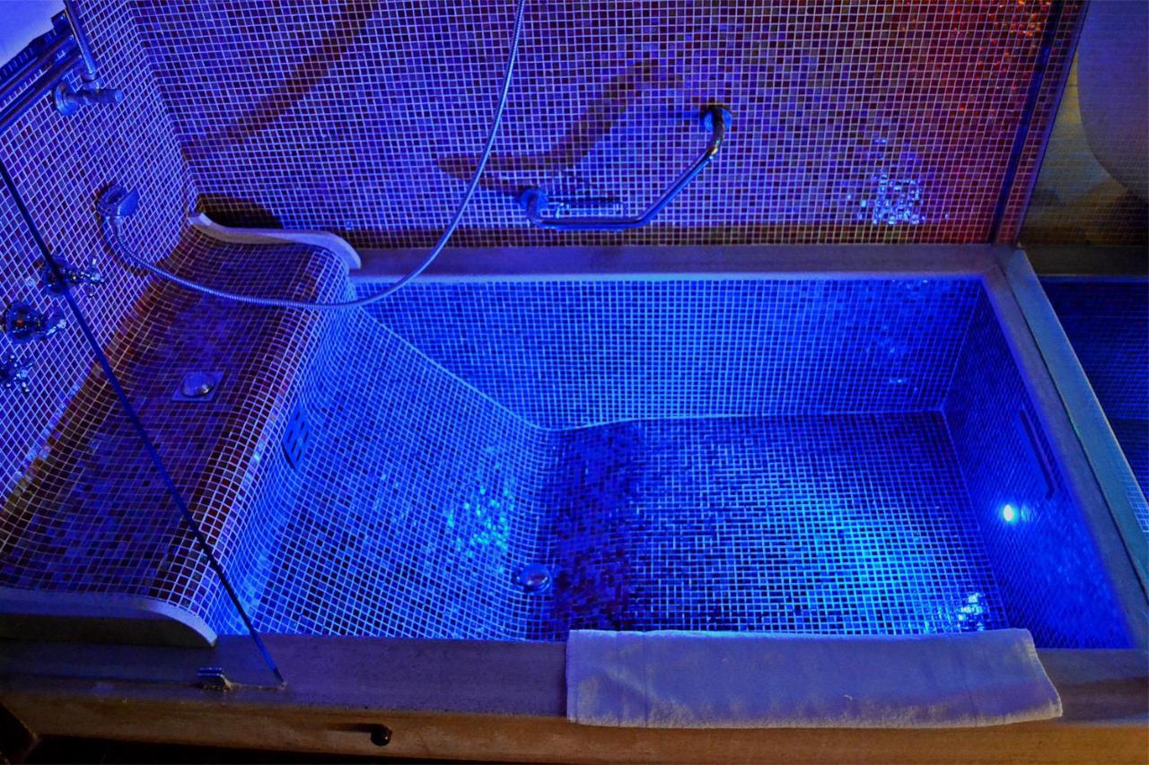 Deluxe Tweepersoonskamer met 1 of 2 Bedden en Bubbelbad