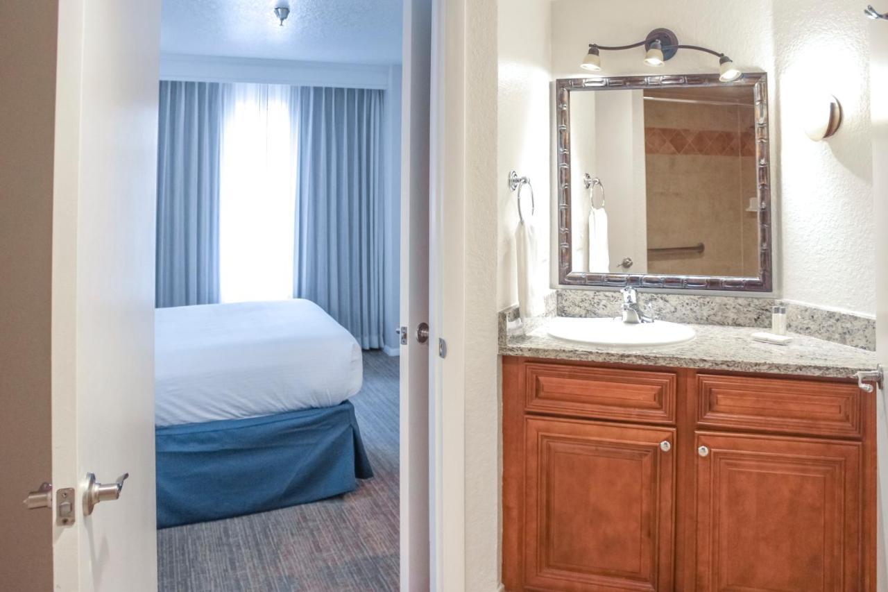 Two-Bedroom Suite with King and Twin Beds
