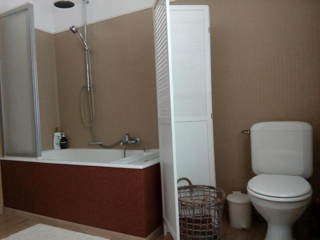 Two-Bedroom House,1043411698:JPEG