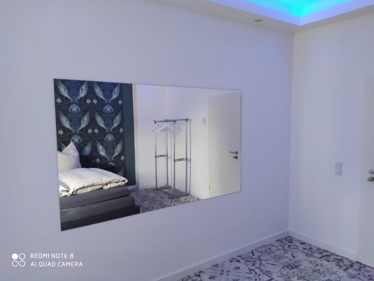 Doppelzimmer mit Whirlpool-Badewanne