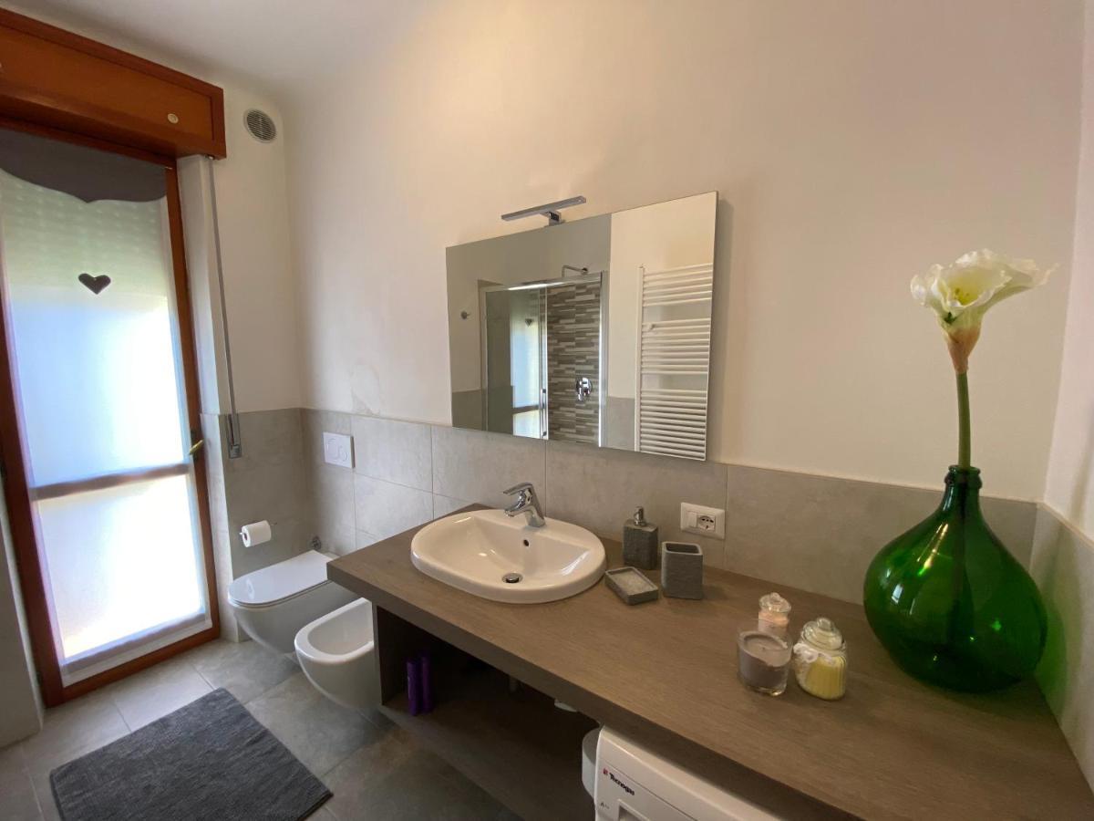 Camera Matrimoniale/Doppia con Letti Singoli con Bagno in Comune