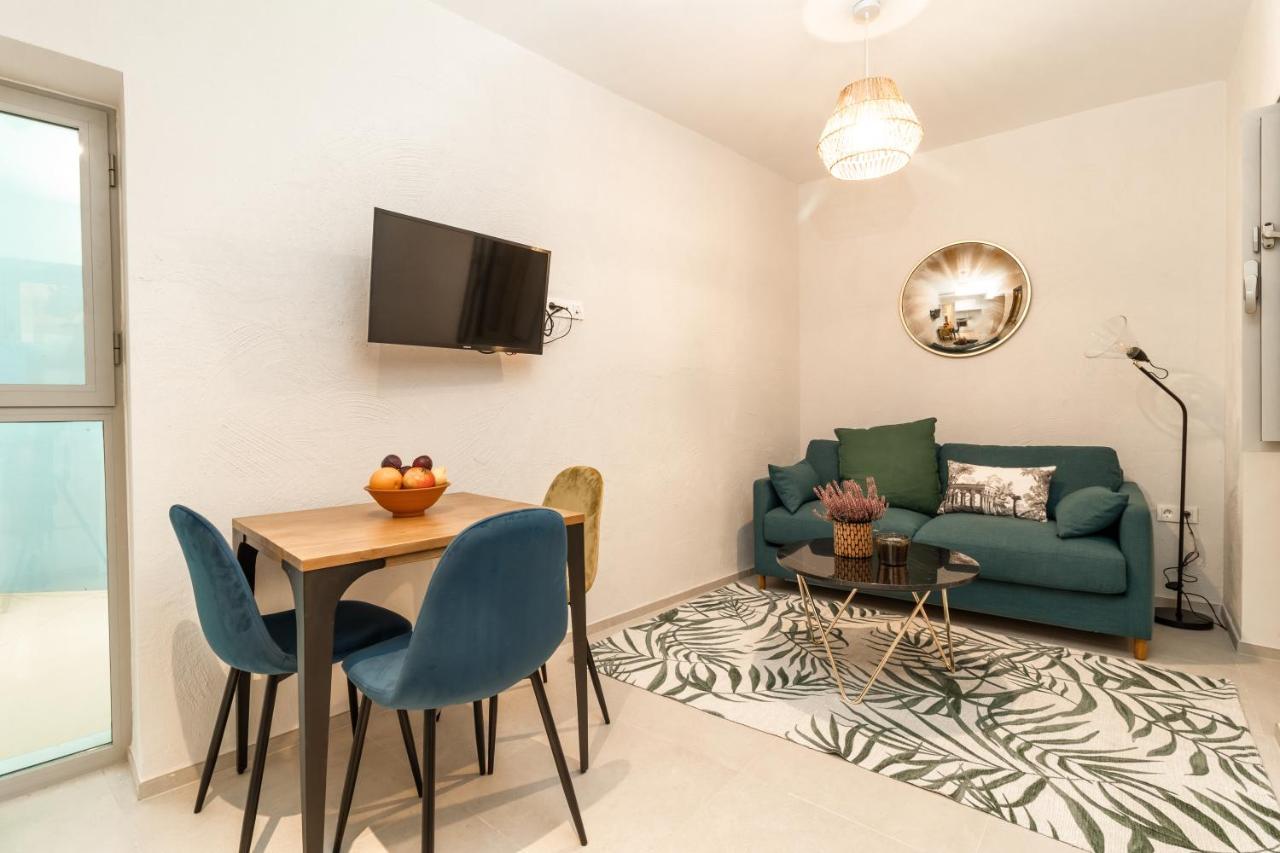 Deluxe Apartment no swimming pool
