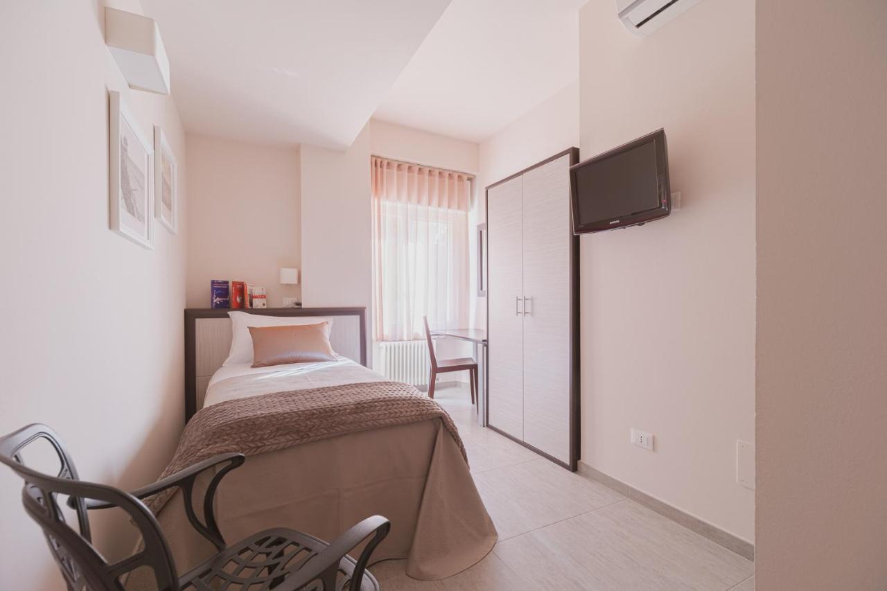 Camera Singola con Bagno Privato