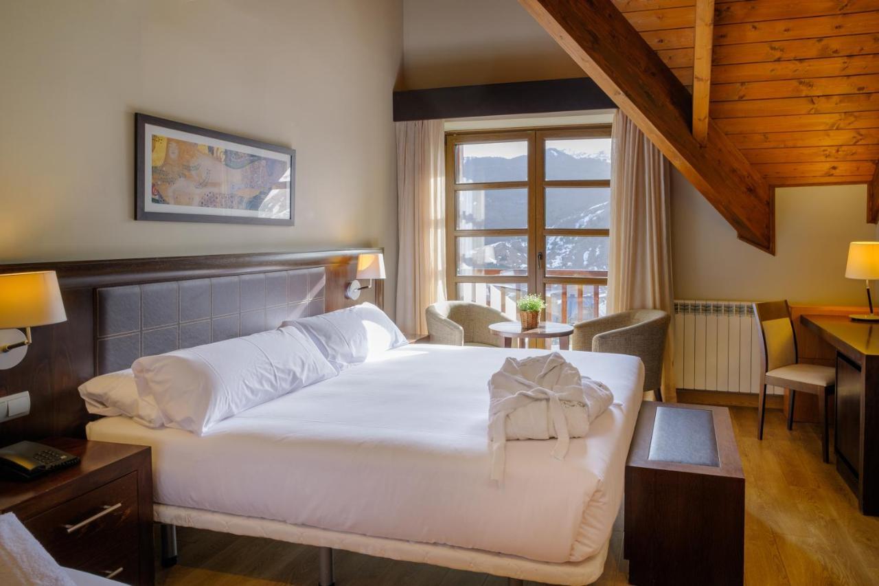 Chambre Double ou Lits Jumeaux - Vue sur Montagnes