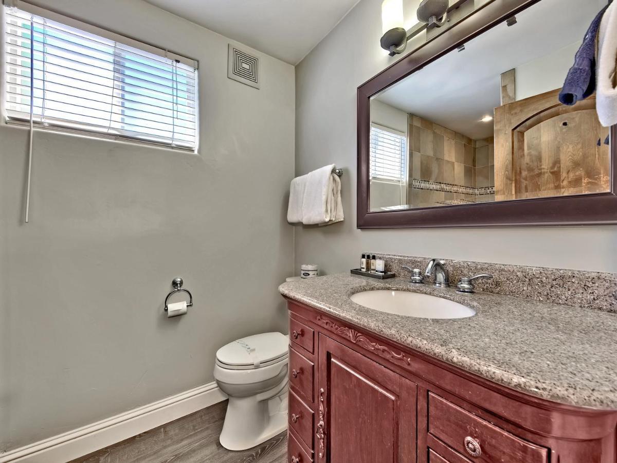 King Room with Spa Bath