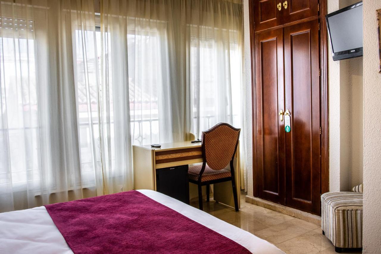 Twin Room,1086927472:JPEG