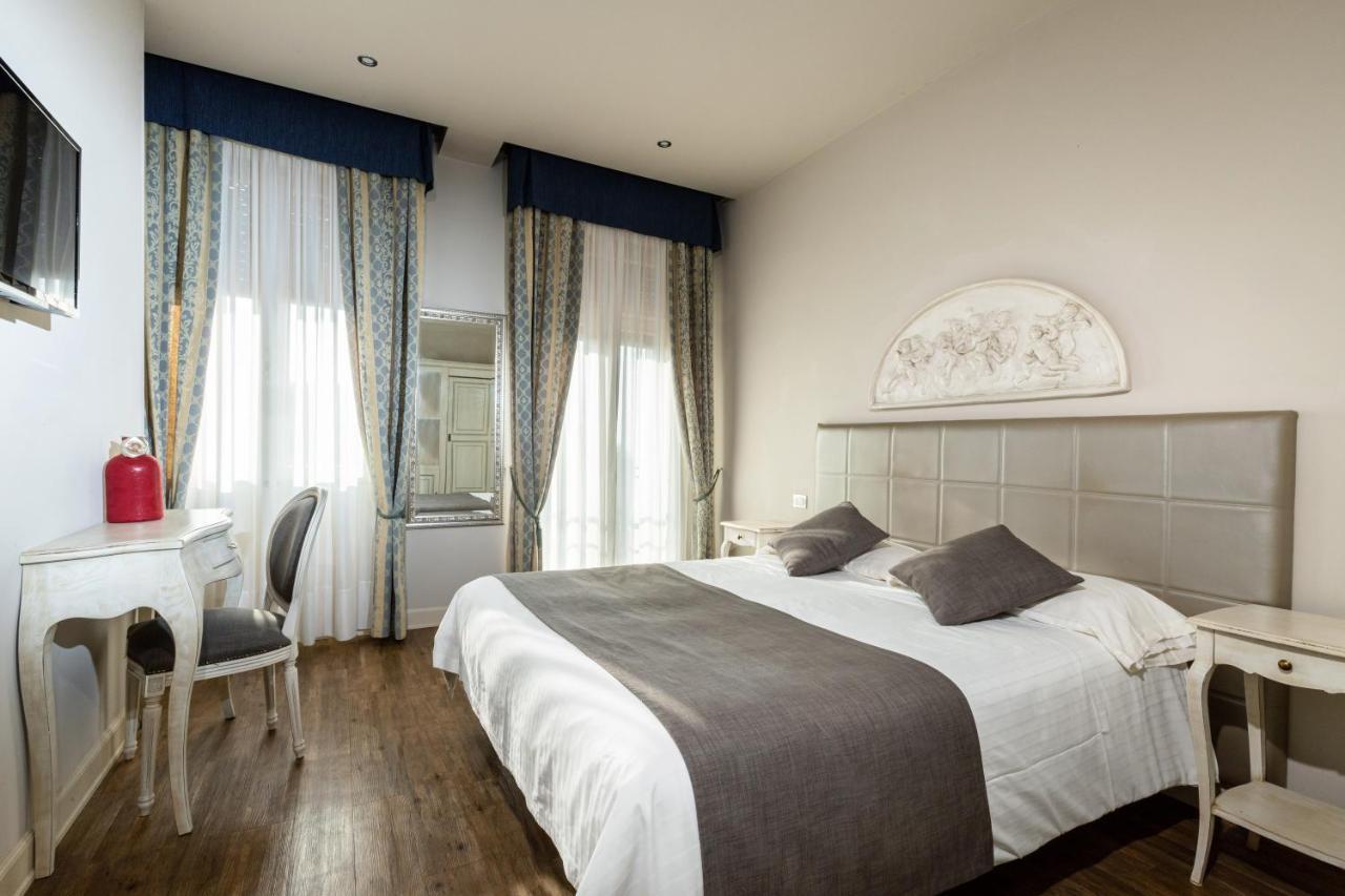 Comfort Tweepersoonskamer met 1 of 2 Bedden - Gedeeltelijk Uitzicht op het Meer