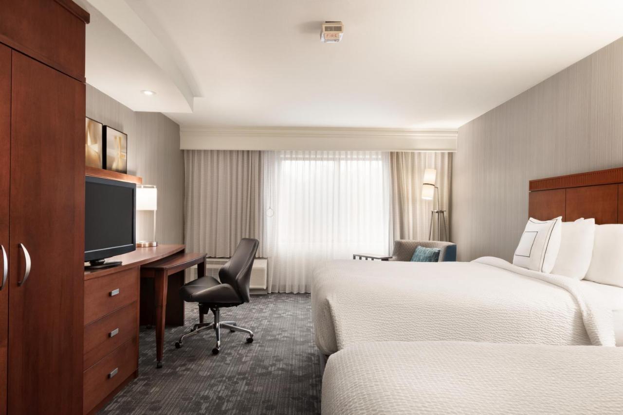 Queen Room with Two Queen Beds