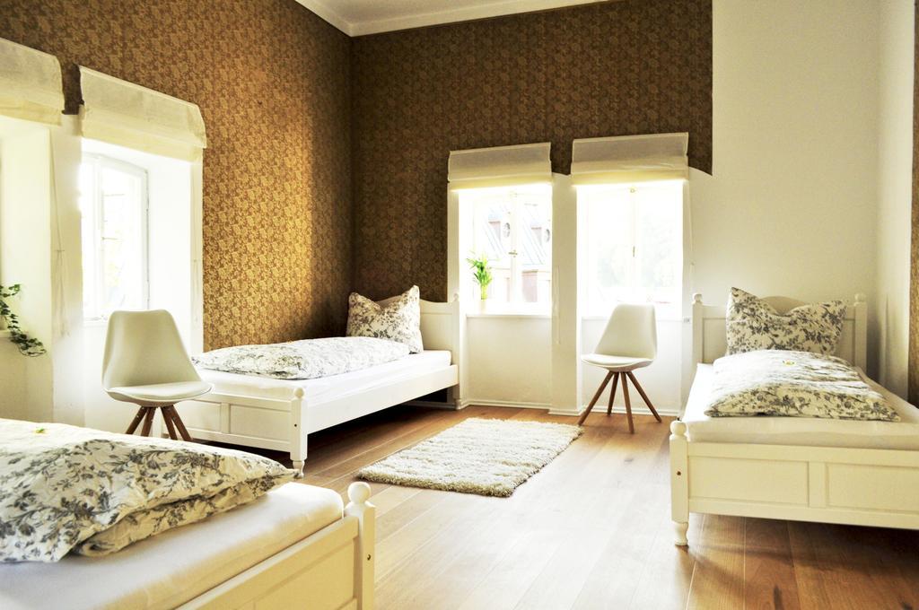 Vierbettzimmer mit Gemeinschaftsbad