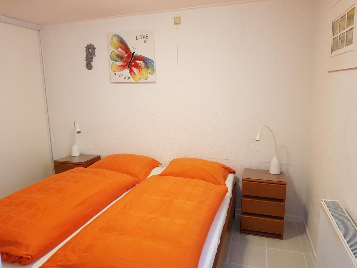 One-Bedroom House,1186655326:JPEG