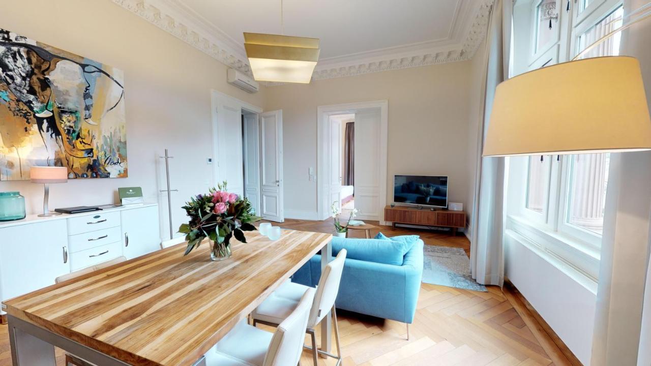 Deluxe Apartment