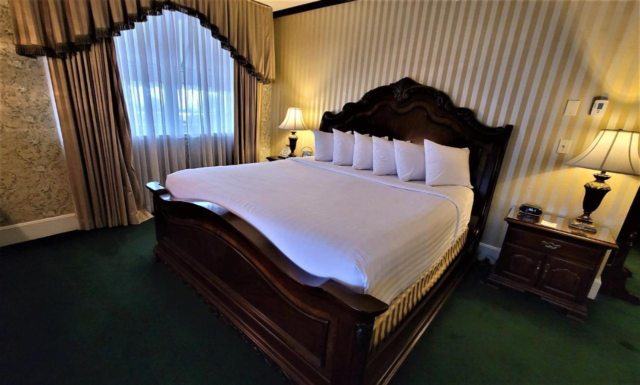 Presidential King Suite