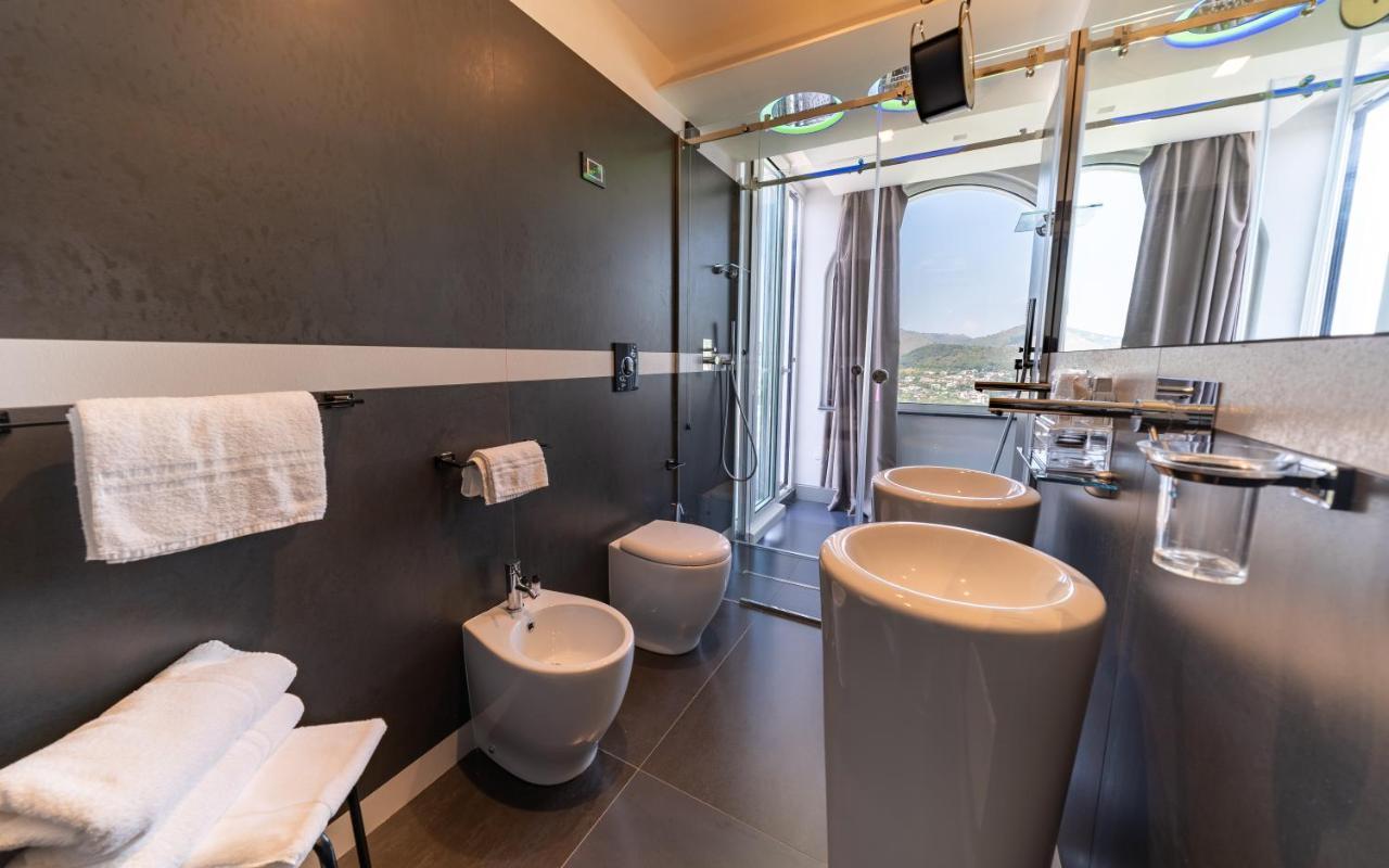 Deluxe Junior Suite,812809206:JPEG