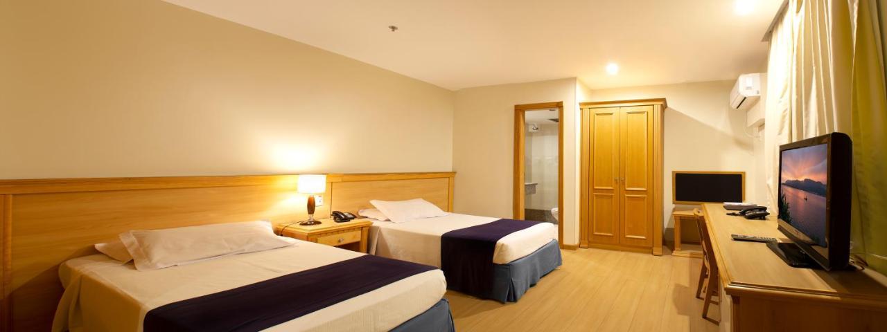 Quarto Twin Standard