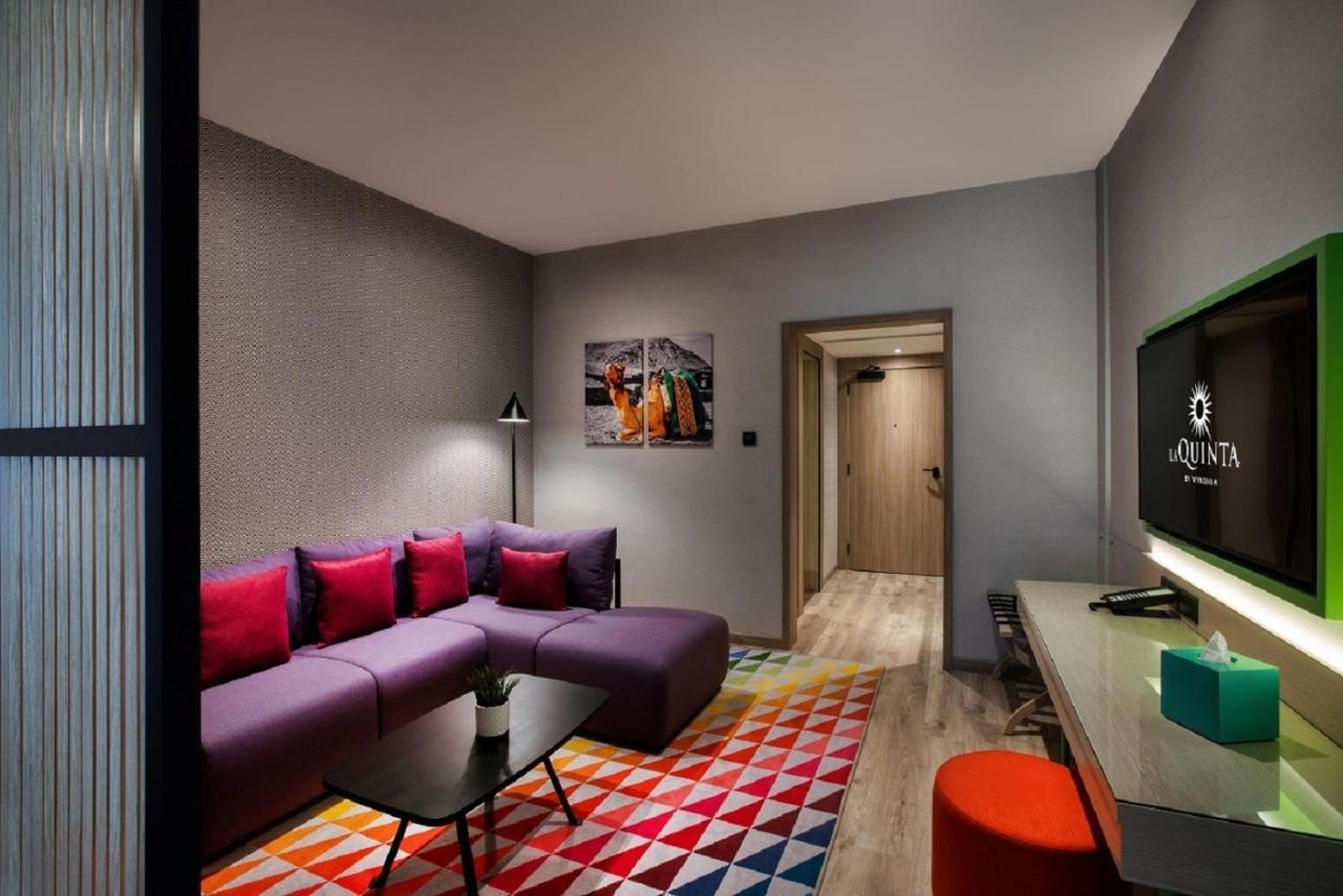Junior Suite met 1 Kingsize Bed - Gratis Vervoer naar het Strand La Mer, Dubai Mall/Metrostation Burj Khalifa