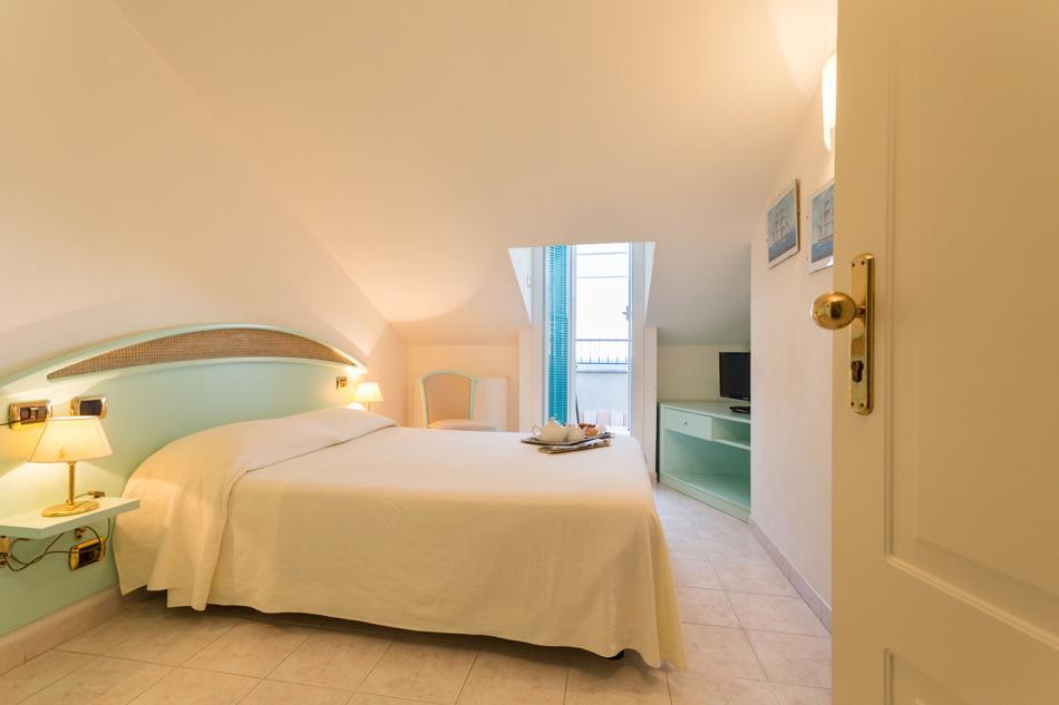 Single Room with Balcony and Sea View,1580735803:JPEG